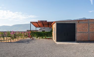 Casa con hermosas vistas y estilo rustico de buen gusto, autosustentable