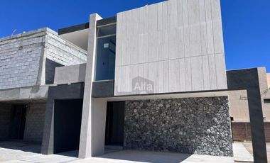 Casa en venta en fraccionamiento al norte de Saltillo, Fracc. Casa de Piedra