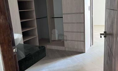 Casa en venta en fraccionamiento al norte de Saltillo, Fracc. Casa de Piedra