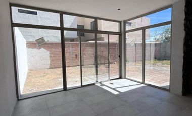 Casa en venta en fraccionamiento al norte de Saltillo, Fracc. Casa de Piedra