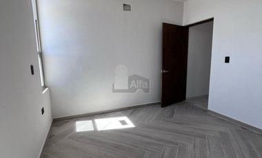 Casa en venta en fraccionamiento al norte de Saltillo, Fracc. Casa de Piedra