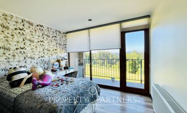 Se vende moderna y nueva  casa  en parcela de 5.000 m2 dentro de exclusivo condominio ubicado en Pumalal a solo 20 minutos de Temuco