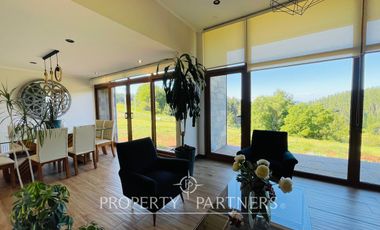 Se vende moderna y nueva  casa  en parcela de 5.000 m2 dentro de exclusivo condominio ubicado en Pumalal a solo 20 minutos de Temuco