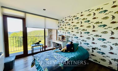 Se vende moderna y nueva  casa  en parcela de 5.000 m2 dentro de exclusivo condominio ubicado en Pumalal a solo 20 minutos de Temuco