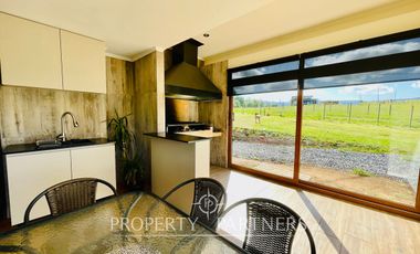 Se vende moderna y nueva  casa  en parcela de 5.000 m2 dentro de exclusivo condominio ubicado en Pumalal a solo 20 minutos de Temuco