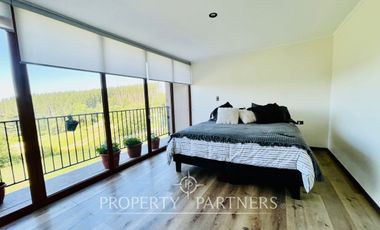 Se vende moderna y nueva  casa  en parcela de 5.000 m2 dentro de exclusivo condominio ubicado en Pumalal a solo 20 minutos de Temuco