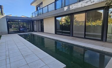 Neuquen. Alquiler. Casa Nivel Gerencial. Barrio cerrado Costa Rio
