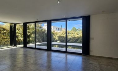 Neuquen. Alquiler. Casa Nivel Gerencial. Barrio cerrado Costa Rio