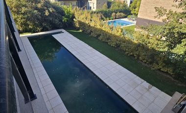 Neuquen. Alquiler. Casa Nivel Gerencial. Barrio cerrado Costa Rio
