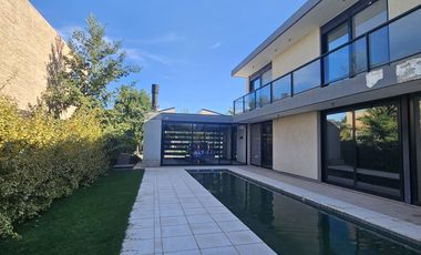 Neuquen. Alquiler. Casa Nivel Gerencial. Barrio cerrado Costa Rio
