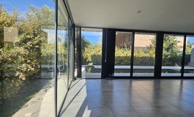 Neuquen. Alquiler. Casa Nivel Gerencial. Barrio cerrado Costa Rio