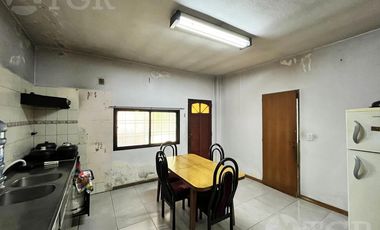 Casa en venta 3 ambientes - terraza - sobre lote propio 10x40