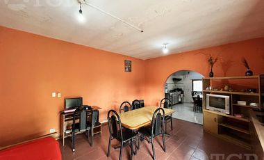 Casa en venta 3 ambientes - terraza - sobre lote propio 10x40