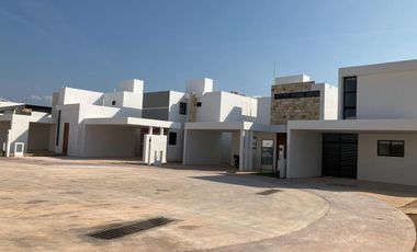 CASA CON PANELES SOLARES, CAPRI RESIDENCIAL, en Cholul, MÉRIDA