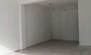 Excelentes Locales comerciales en Av principal