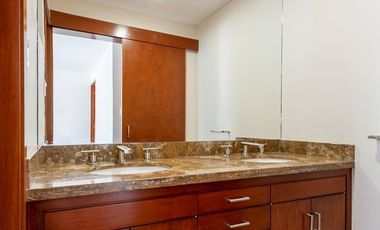 VENTA EDIFICIO RECIÉN REMODELADO EN LA DEL VALLE CENTRO