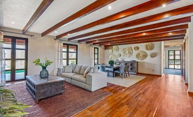 Casa de Lujo con Cava, Jacuzzi, Sauna y Terraza: Viñedos San Miguel