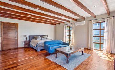 Casa de Lujo con Cava, Jacuzzi, Sauna y Terraza: Viñedos San Miguel