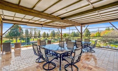 Casa de Lujo con Cava, Jacuzzi, Sauna y Terraza: Viñedos San Miguel