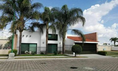 Casa en Venta FRACC. BOSQUES DE ANGELOPOLIS - PUEBLA