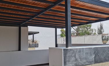 Casa en Venta en Laos Residencial, Carcaña – 5 Recámaras y Roof Garden