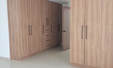 Casa en Venta en Laos Residencial, Carcaña – 5 Recámaras y Roof Garden