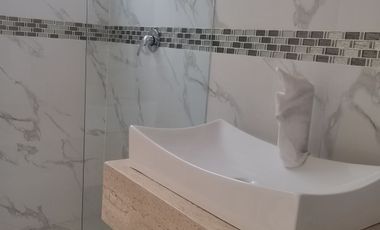 Casa en Venta en Laos Residencial, Carcaña – 5 Recámaras y Roof Garden