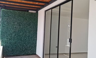 Casa en Venta en Laos Residencial, Carcaña – 5 Recámaras y Roof Garden