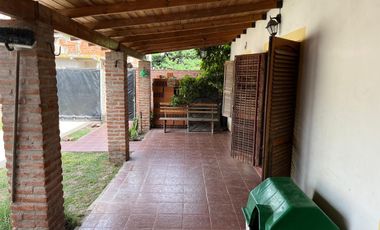 Casa 2 Plantas 3 dormitorios Longchamps Apta Permuta!!