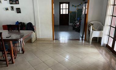 Casa 2 Plantas 3 dormitorios Longchamps Apta Permuta!!