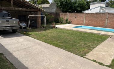 Casa 2 Plantas 3 dormitorios Longchamps Apta Permuta!!