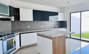 Casa Comercial en Lomas de Jiutepec Jiutepec - ROQ-1258-Cc