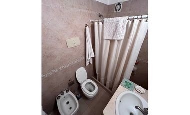 Departamento 3 amb con dependencia y cochera. Zona Torreón