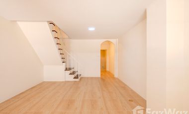 2 Bedrooms Townhouse for sale at Air Villa Village