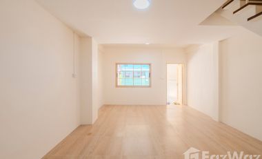 2 Bedrooms Townhouse for sale at Air Villa Village