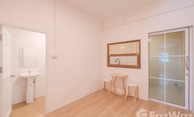 2 Bedrooms Townhouse for sale at Air Villa Village