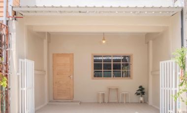 2 Bedrooms Townhouse for sale at Air Villa Village