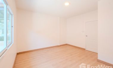 2 Bedrooms Townhouse for sale at Air Villa Village