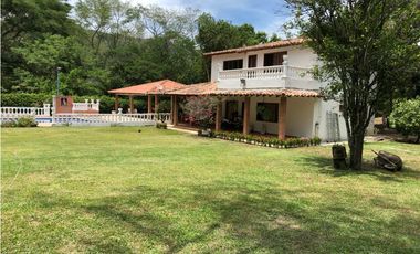 HERMOSA FINCA SANTA DE ANTIOQUIA VIA BOLOMBOLO PLANA