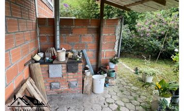 CASA CAMPESTRE EN SAN VICENTE, VEREDA LA COMPAÑA