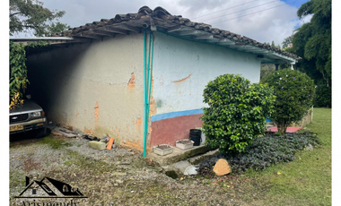 CASA CAMPESTRE EN SAN VICENTE, VEREDA LA COMPAÑA