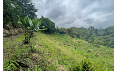 CASA CAMPESTRE EN SAN VICENTE, VEREDA LA COMPAÑA