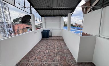 SE ARRIENDA CASA EN BARRIO CARVAJAL