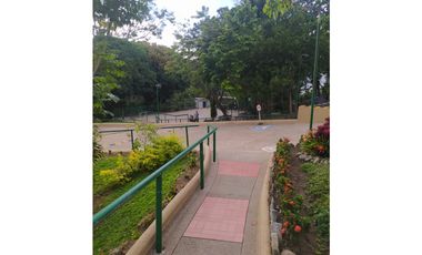 se vende apartamento  la floresta