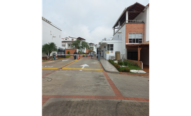 CASA EN VENTA / ALTOS DEL CACIQUE CONJUNTO PALMERAS