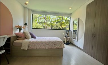 Arriendo casa campestre esquinera de dos niveles en Cajicá.