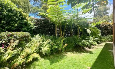 Arriendo casa campestre esquinera de dos niveles en Cajicá.