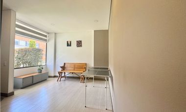 Arriendo casa campestre esquinera de dos niveles en Cajicá.