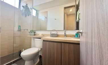 Arriendo casa campestre esquinera de dos niveles en Cajicá.