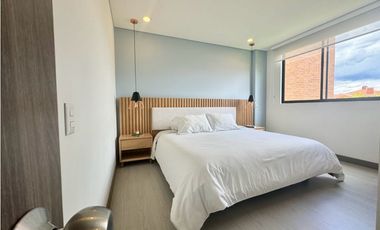 Arriendo casa campestre esquinera de dos niveles en Cajicá.